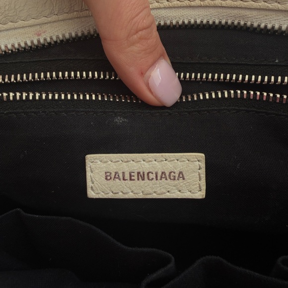 Balenciaga White Leather Graffiti city bag - Picture 8 of 8